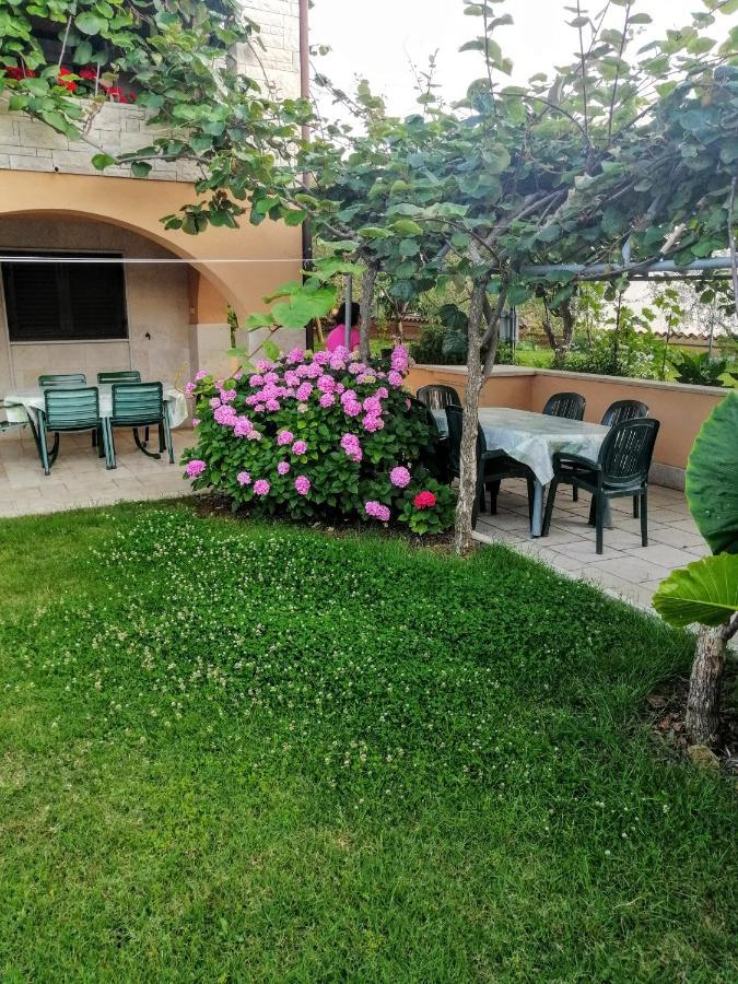 Apartman 100M2, Full Opremljen, Privatni Parking. Pula Ngoại thất bức ảnh