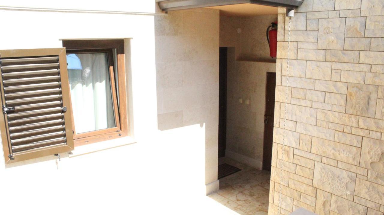 Apartman 100M2, Full Opremljen, Privatni Parking. Pula Ngoại thất bức ảnh