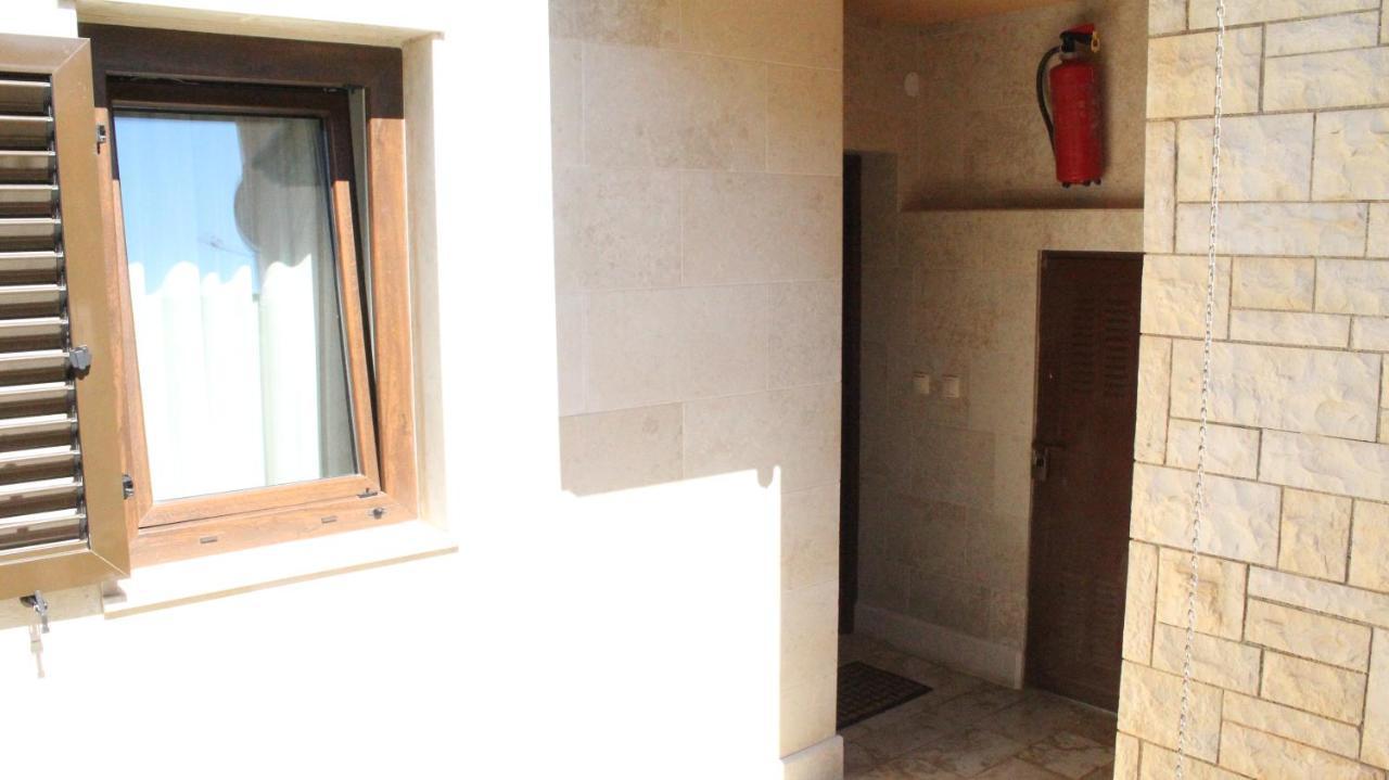 Apartman 100M2, Full Opremljen, Privatni Parking. Pula Ngoại thất bức ảnh