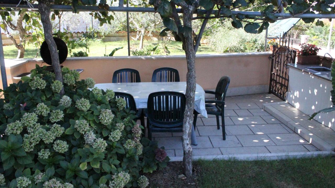 Apartman 100M2, Full Opremljen, Privatni Parking. Pula Ngoại thất bức ảnh