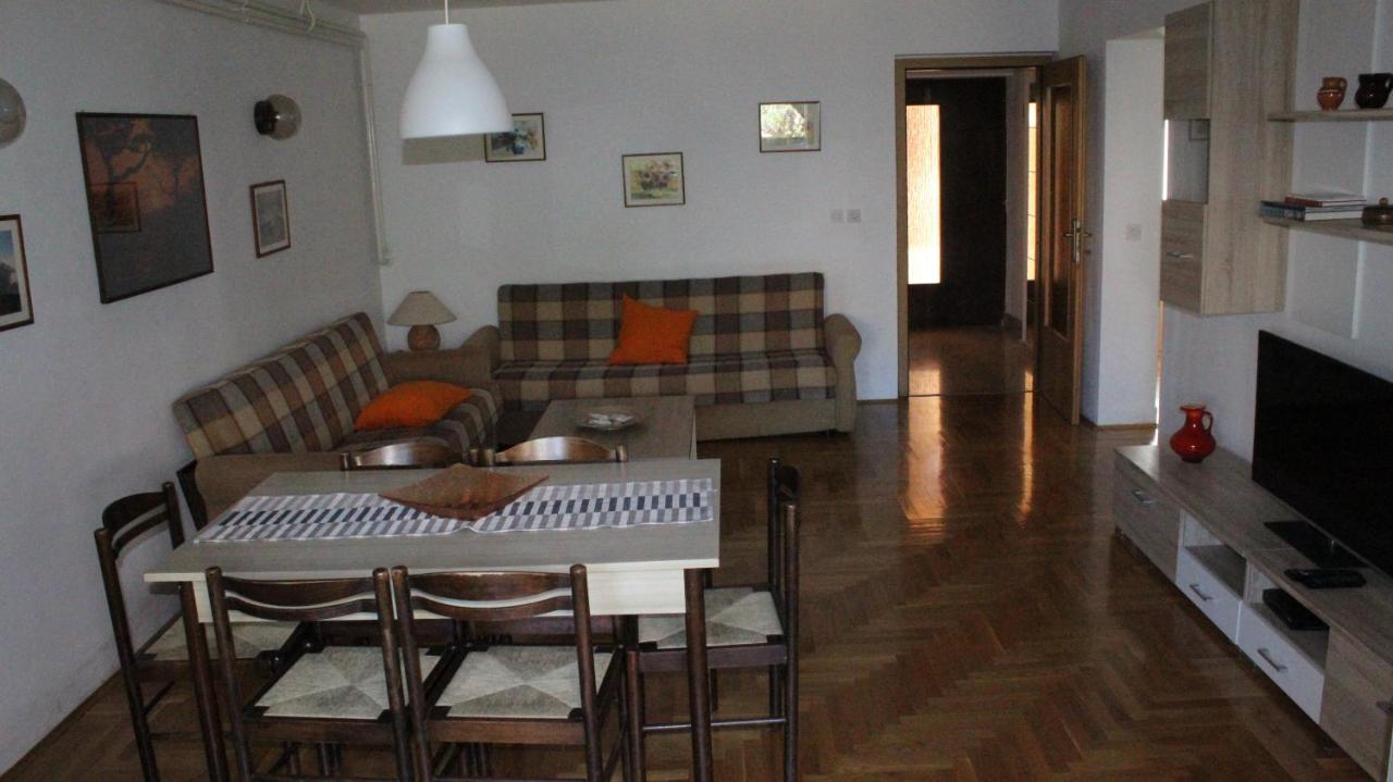 Apartman 100M2, Full Opremljen, Privatni Parking. Pula Ngoại thất bức ảnh